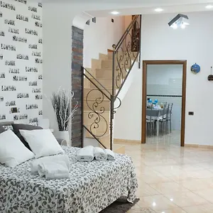 https://dimora-de-curtis.hotels-amalfi.com